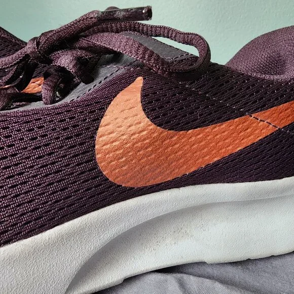 Nike Tanjun Womens 11 Purple Rose Metallic Fitness Sneakers - Picture 3 of 8